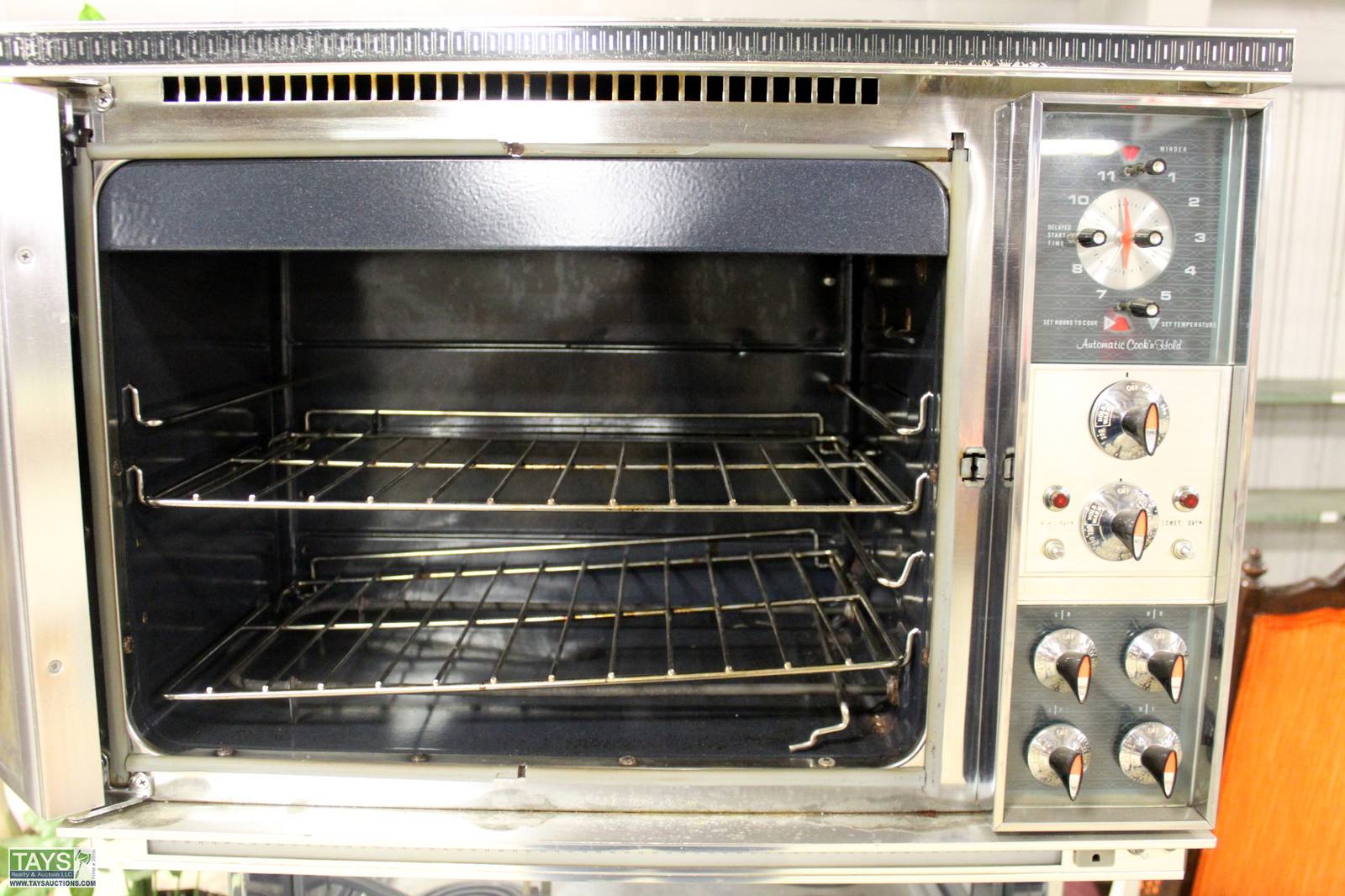 Tays Realty & Auction - Auction: ONLINE ABSOLUTE AUCTION: FURNITURE - HOME  DECOR - COLLECTIBLES ITEM: Rival Stainless Steel 22 Quart Roaster Oven with  Box