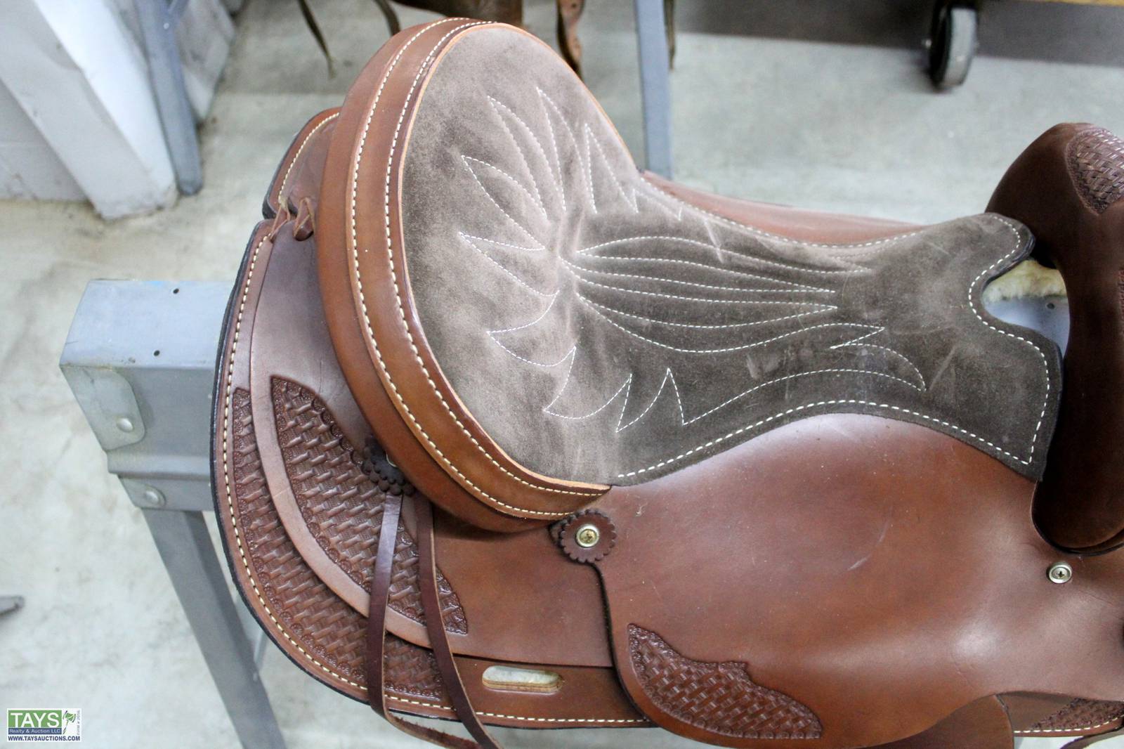 Tays Realty & Auction Auction ONLINE ABSOLUTE AUCTION COMBINES