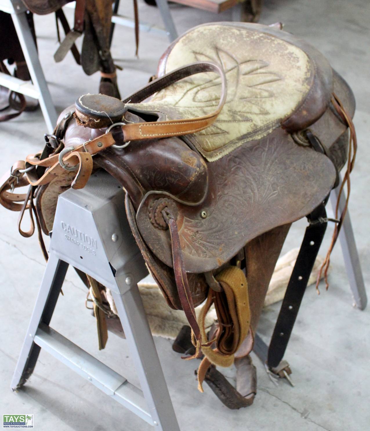 Tays Realty & Auction Auction ONLINE ABSOLUTE AUCTION COMBINES