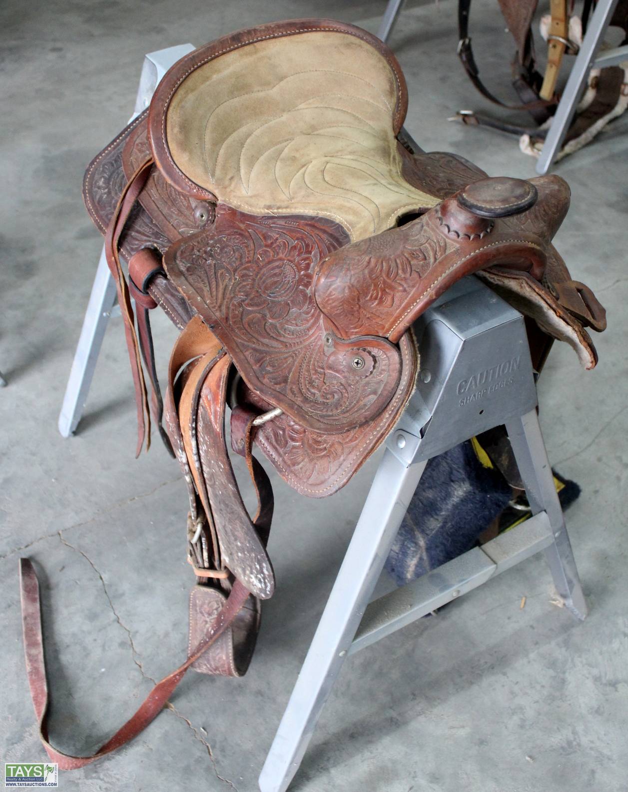 Tays Realty & Auction Auction ONLINE ABSOLUTE AUCTION COMBINES