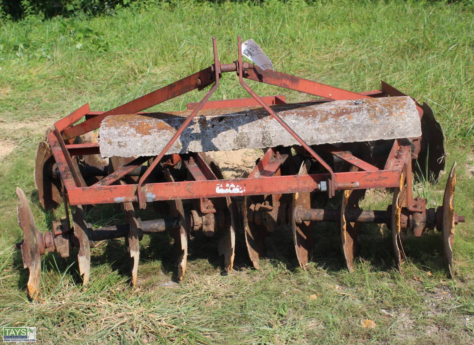 Tays Realty & Auction - Auction: ONLINE ABSOLUTE AUCTION: TRACTORS