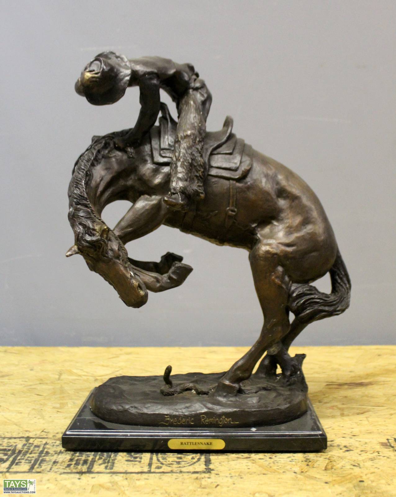 Tays Realty & Auction Auction ONLINE ABSOLUTE AUCTION FURNITURE