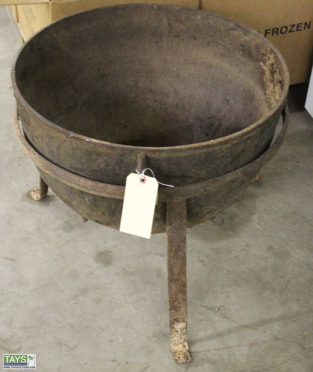 Sold at Auction: Large Cast Iron Dutch Oven