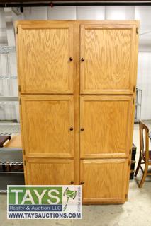 Tays Realty & Auction - Auction: ONLINE ABSOLUTE AUCTION: FURNITURE -  GLASSWARE - APPLIANCES ITEM: Pallet Of Fishing Poles & Tackle