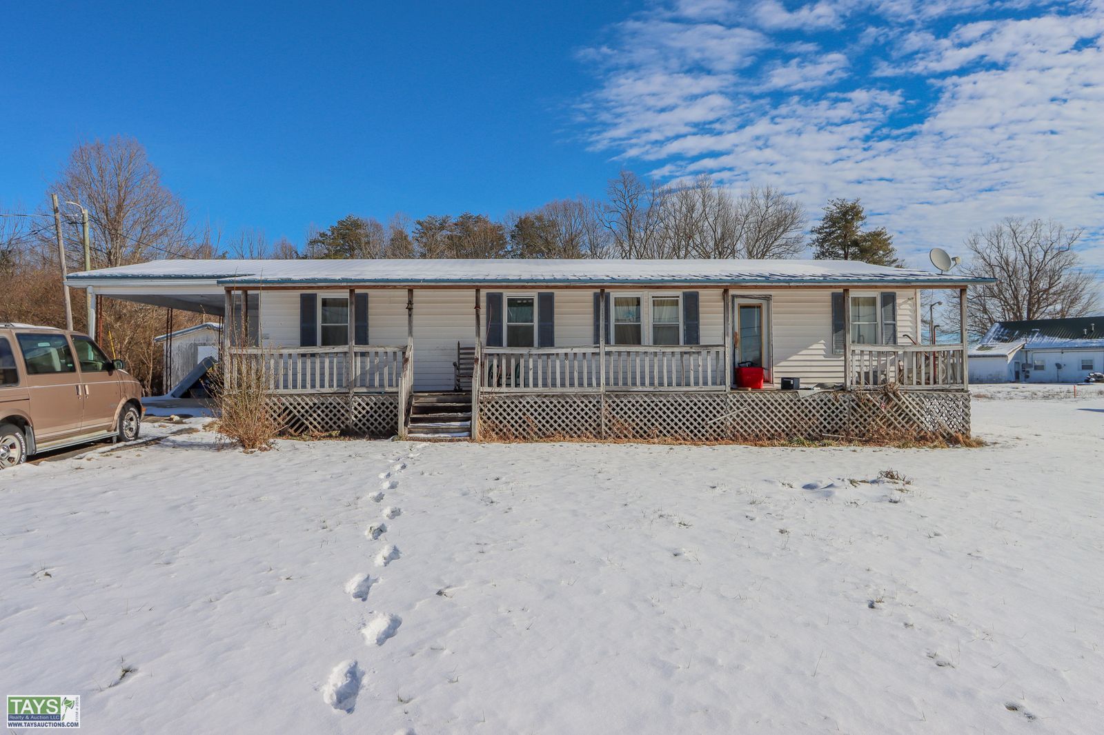 ONLINE ABSOLUTE AUCTION: 3 BR / 2 BA DOUBLE WIDE MOBILE HOME on 0.40 Ac±