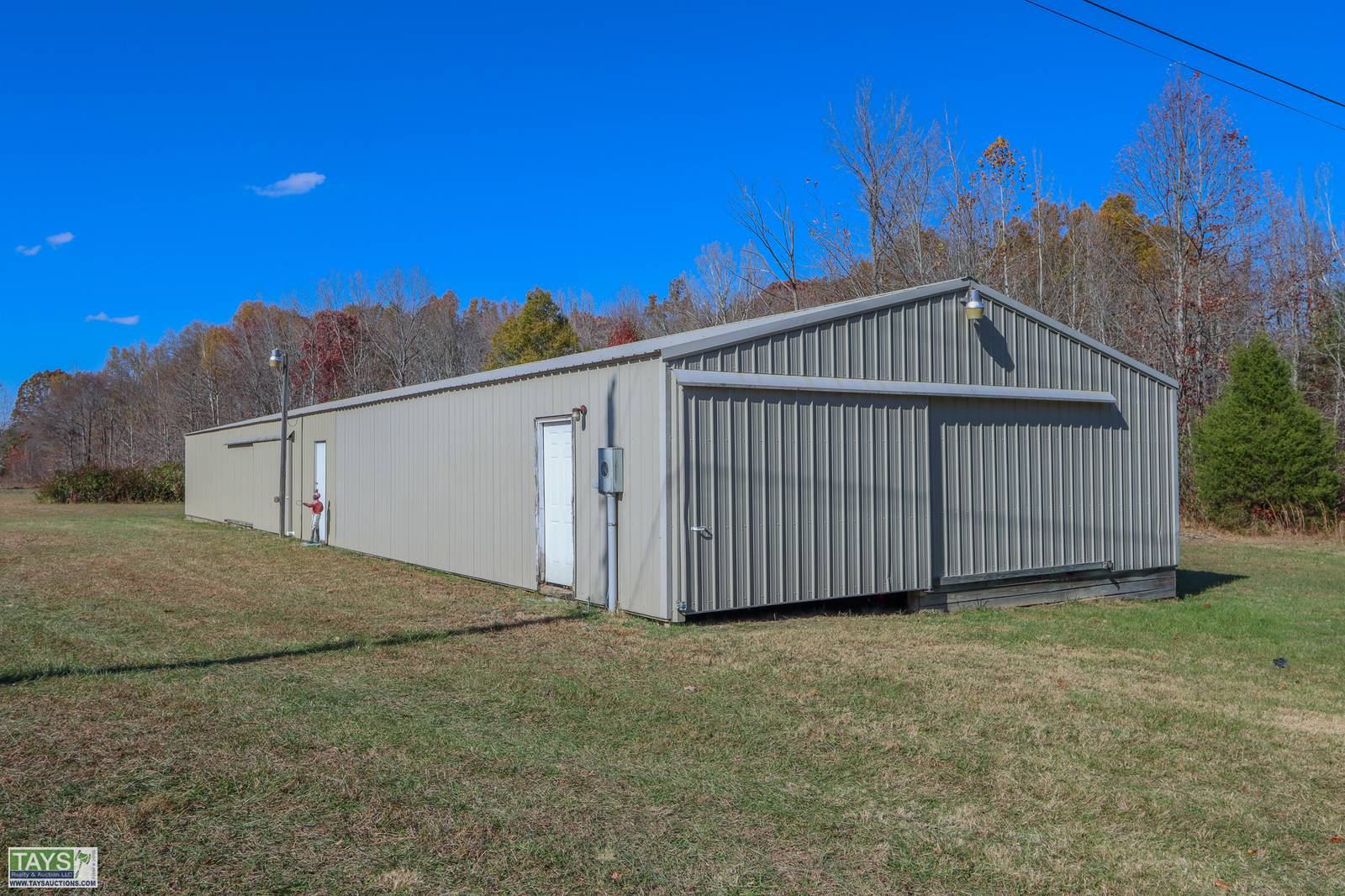 ONLINE ABSOLUTE AUCTION: 30' x 100' SHOP & POND on 20.26 Ac±