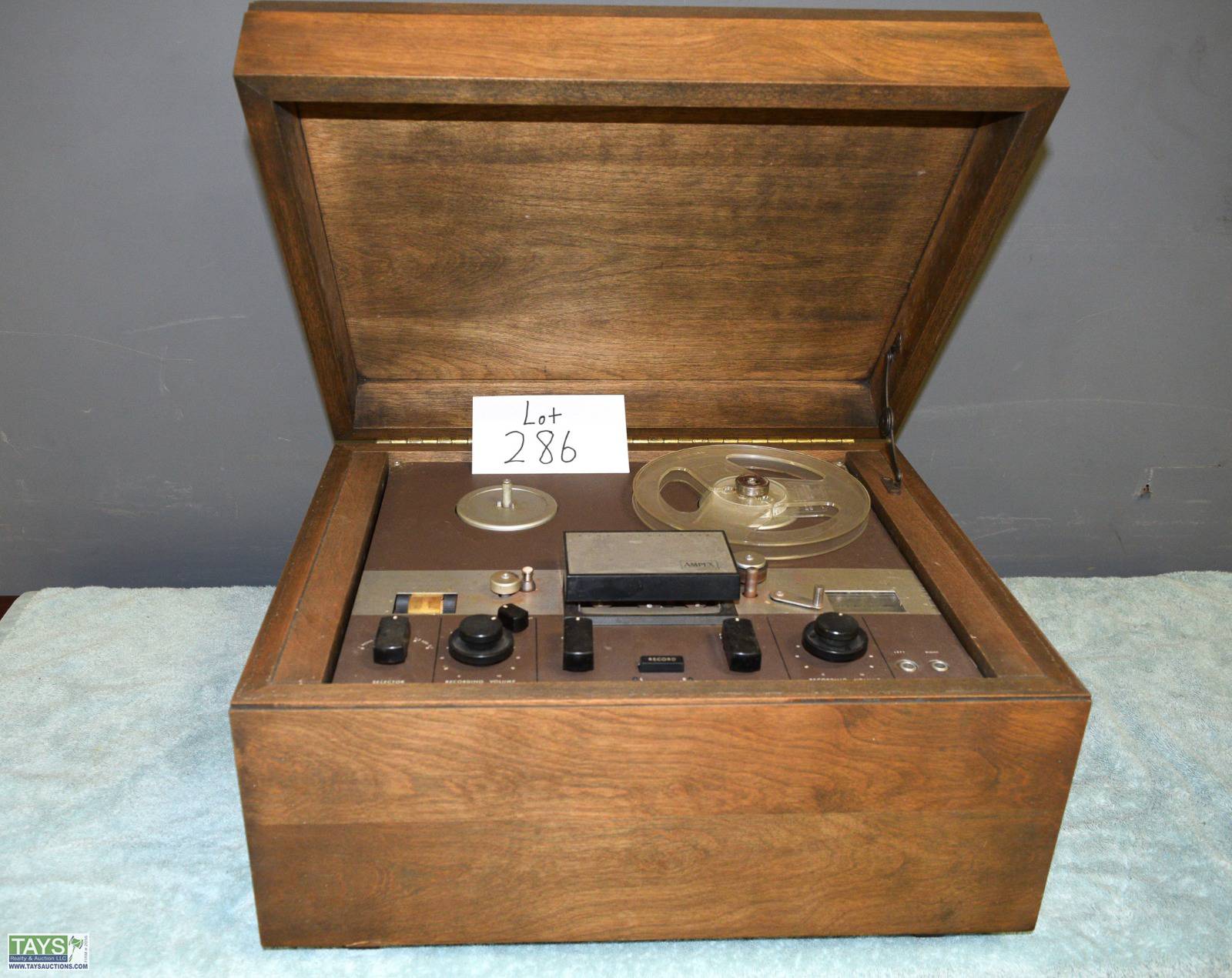 Tays Realty & Auction - Auction: ONLINE BENEFIT AUCTION: 54th ANNUAL  KIWANIS BENEFIT AUCTION ITEM: Ampex Reel to Reel Tape Recorder