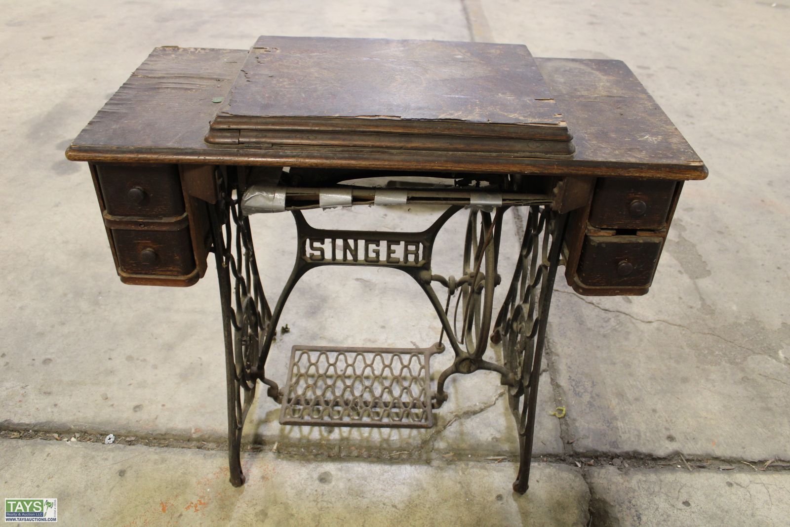 Tays Realty & Auction - Auction: ONLINE ABSOLUTE AUCTION: FURNITURE - HOME  DECOR - GLASSWARE ITEM: Singer Antique Sewing Machine