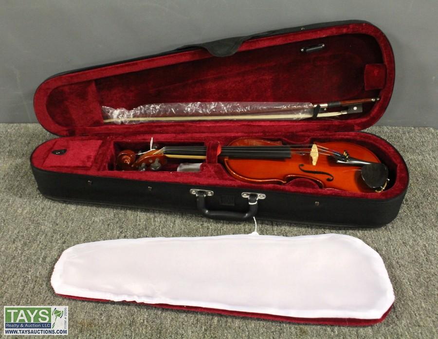 Tays Realty u0026 Auction - Auction: ONLINE BANKRUPTCY u0026 ABSOLUTE AUCTION:  LIQUIDATION OF Cu0026G'S MOUNTAIN MUSIC - VEHICLES - BOAT - MOTORCYCLE ITEM: MV-3  1/2 Size Meadow Violin with Case and Bow