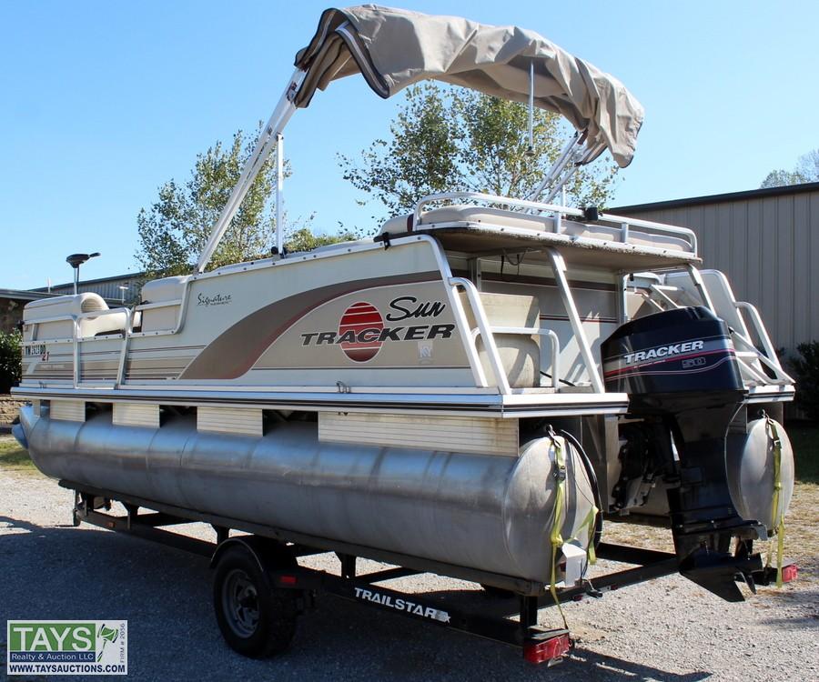 Tays Realty & Auction - Auction: ABSOLUTE ONLINE AUCTION: ASSETS FROM S&S  TRUCK WASH - HEAVY EQUIPMENT - IMPLEMENTS - VEHICLES- TRACTORS ITEM: 2001 21'  Sun Tracker Party Barge Pontoon Boat